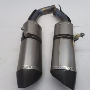 Yamaha R1 Big bang 09 14 scarico terminale marmitta akrapovic