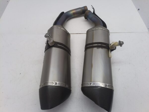 Yamaha R1 Big bang 09 14 scarico terminale marmitta akrapovic