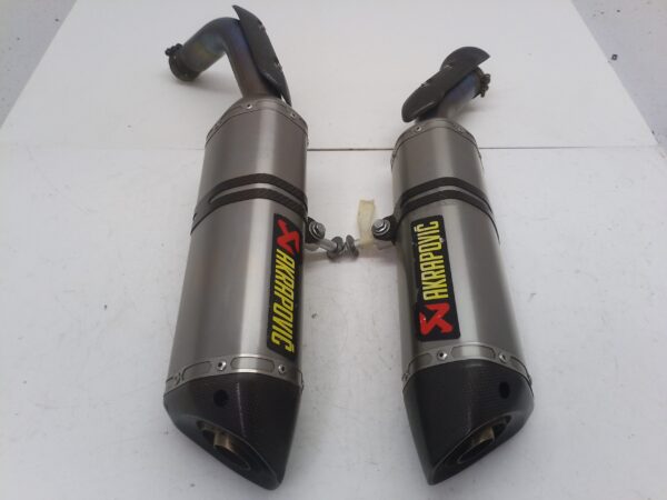 Yamaha R1 Big bang 09 14 scarico terminale marmitta akrapovic