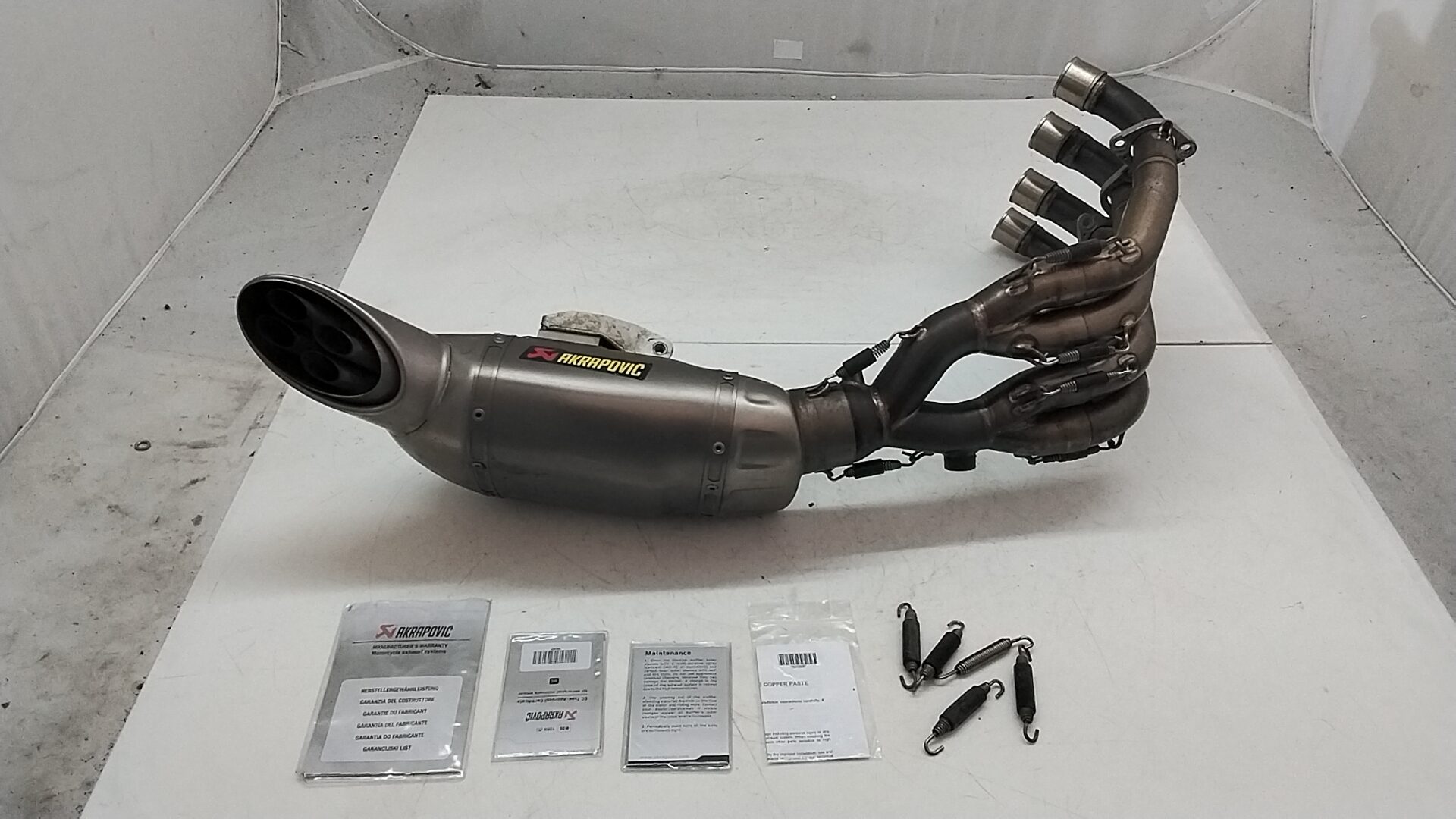 Honda CB 650 f 2015 scarico terminale marmitta akrapovic completo