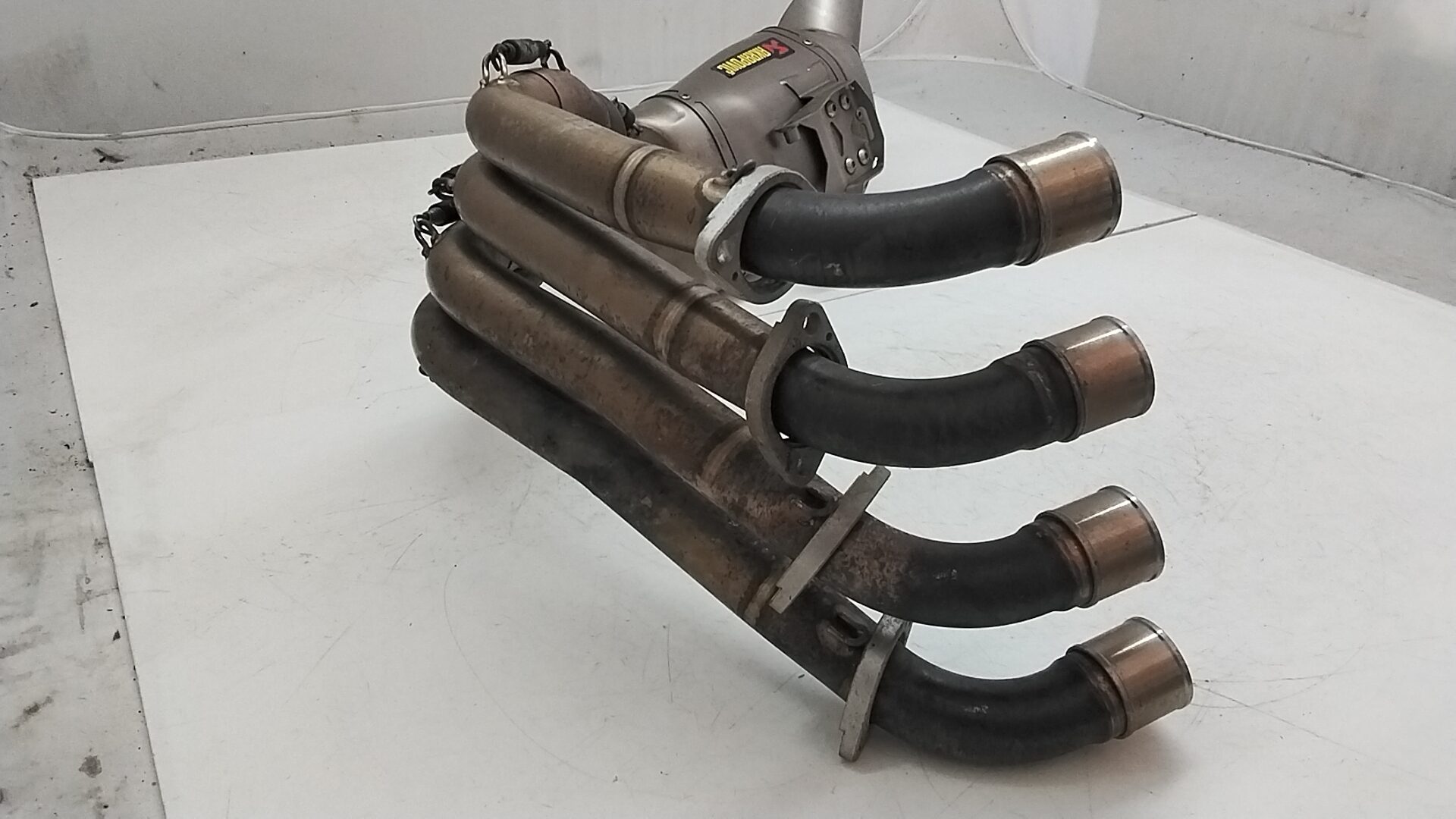 Honda CB 650 f 2015 scarico terminale marmitta akrapovic completo