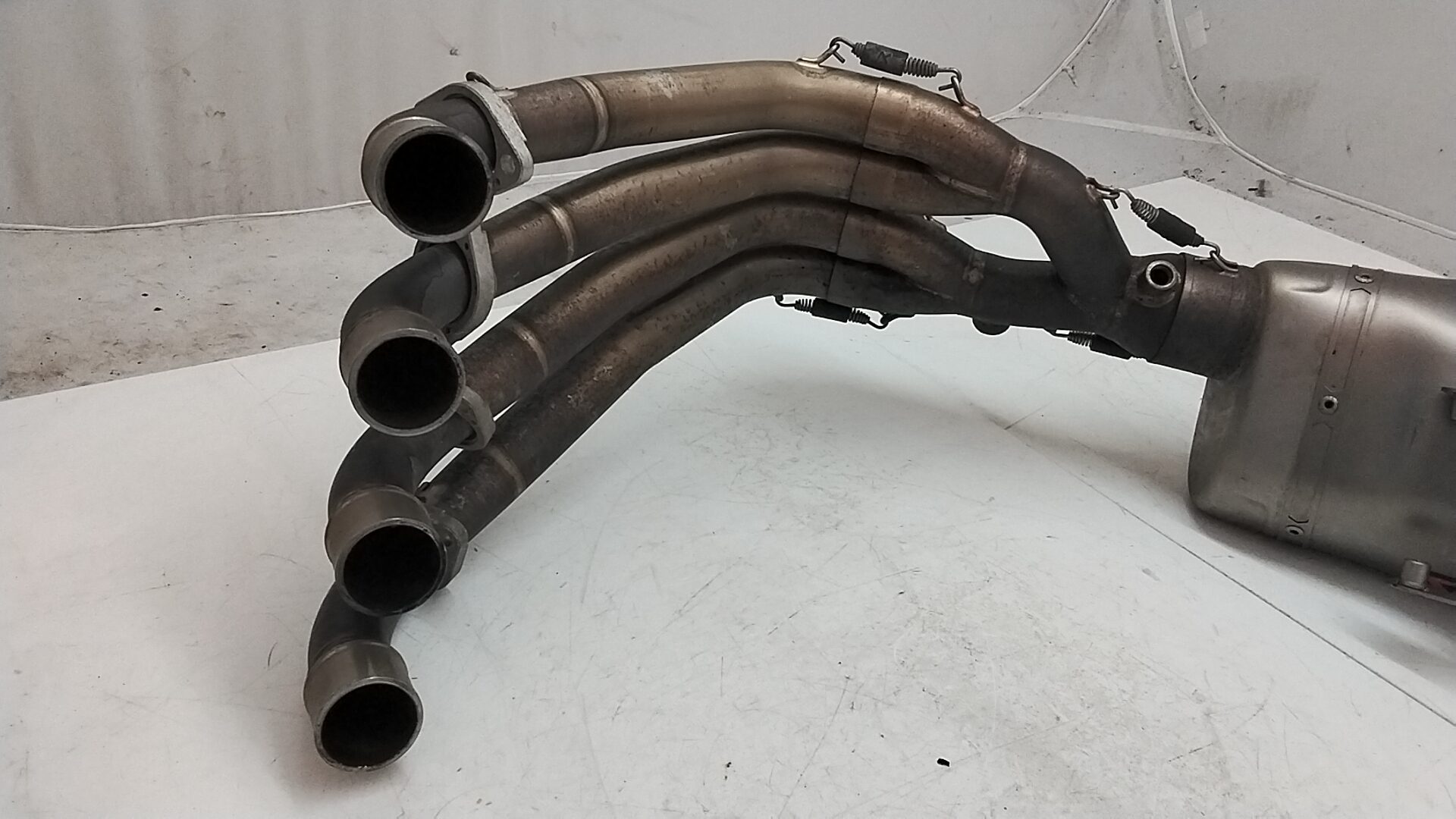 Honda CB 650 f 2015 scarico terminale marmitta akrapovic completo