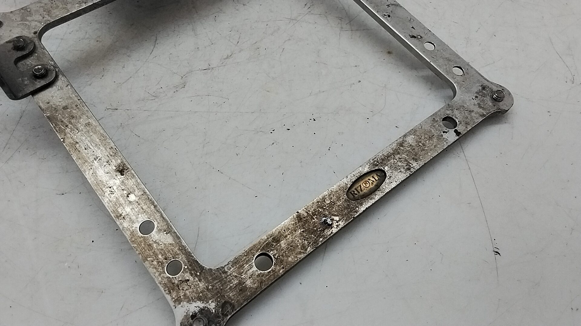 Kawasaki zx 6r 03 04 supporto portatarga racing rizoma da riparare