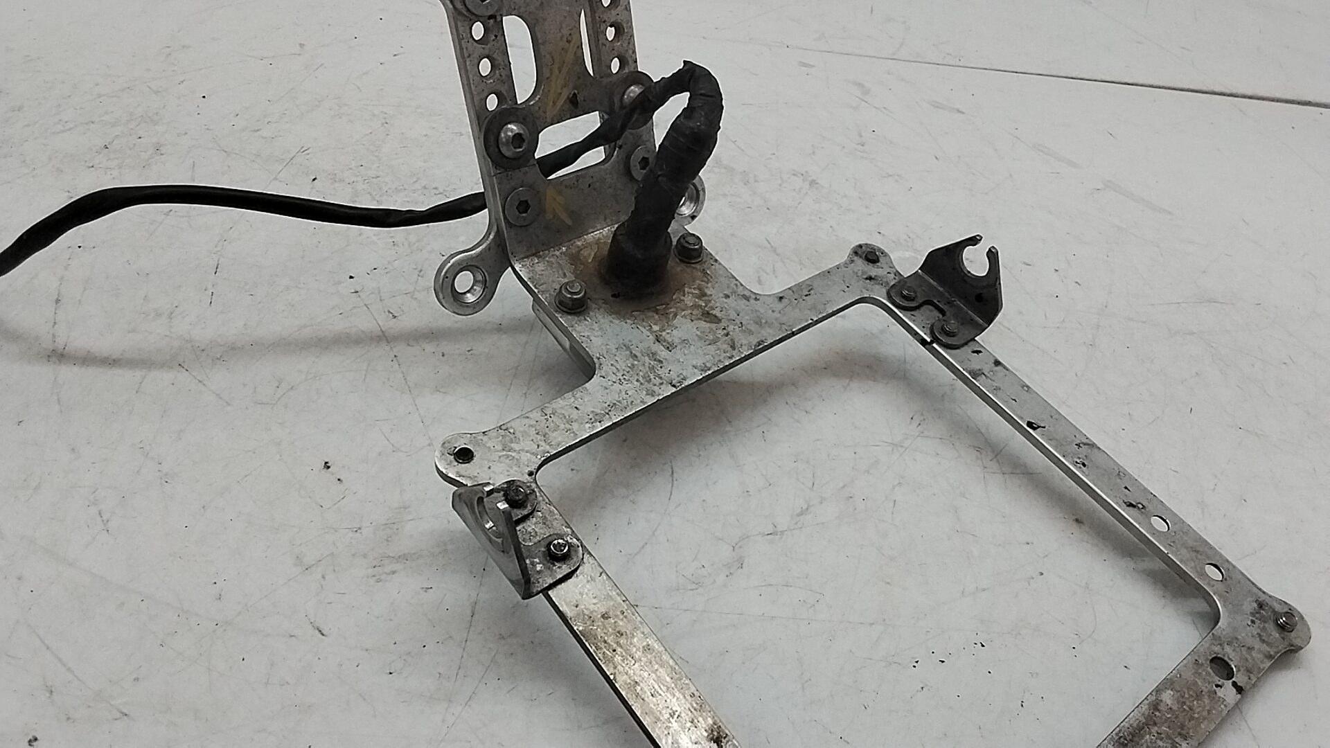 Kawasaki zx 6r 03 04 supporto portatarga racing rizoma da riparare