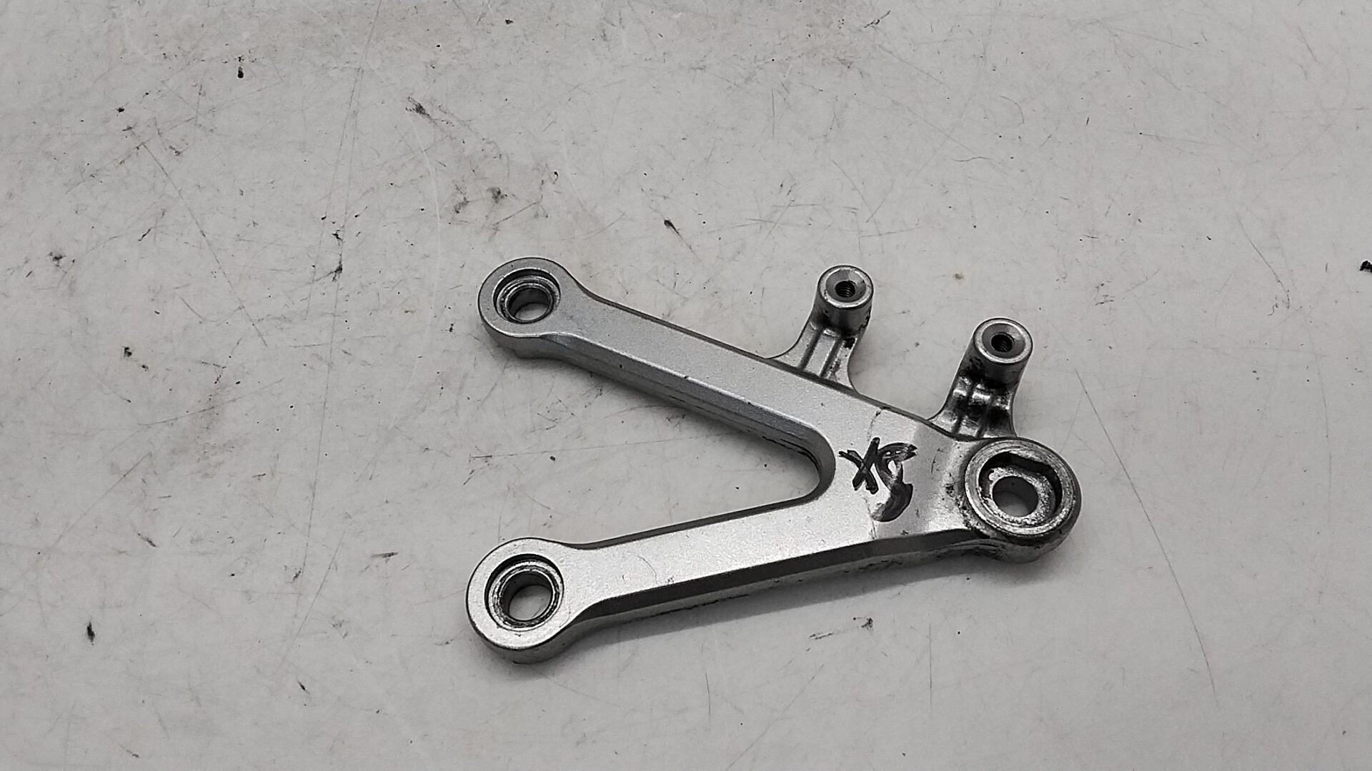 Kawasaki zx 6r 03 04 supporto pedana anteriore sinistra
