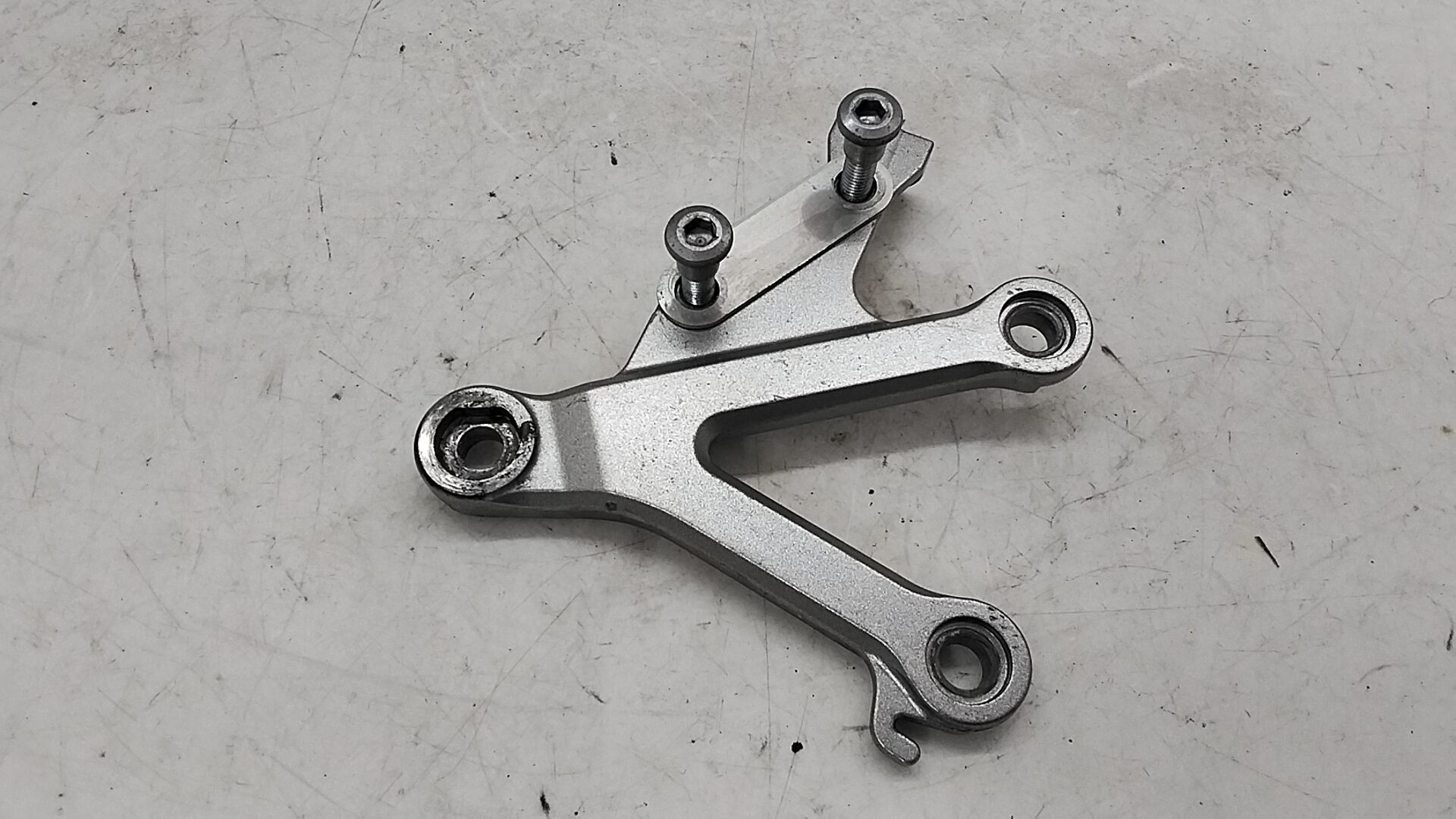 Kawasaki zx 6r 03 04 supporto pedana anteriore destra