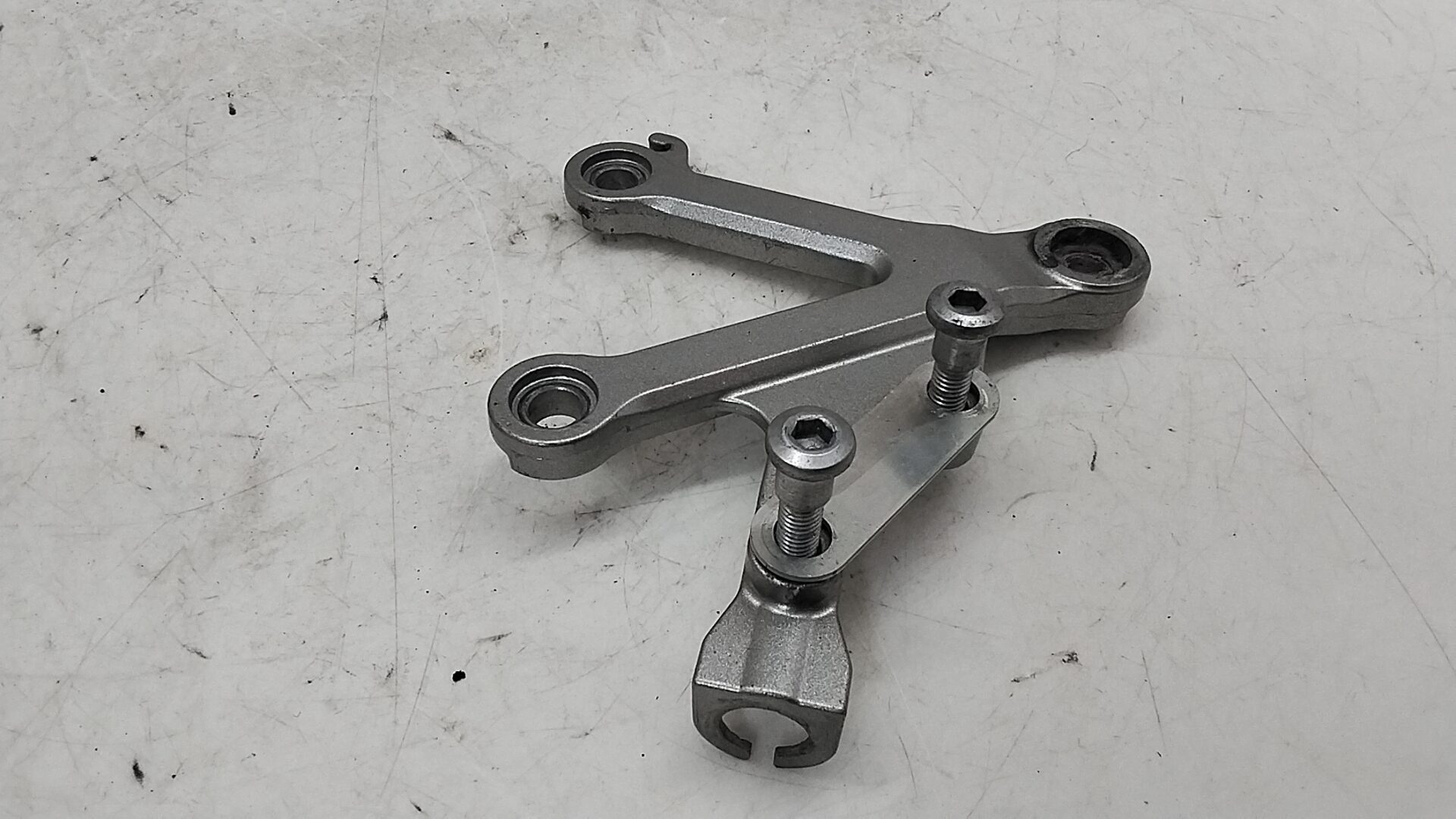 Kawasaki zx 6r 03 04 supporto pedana anteriore destra