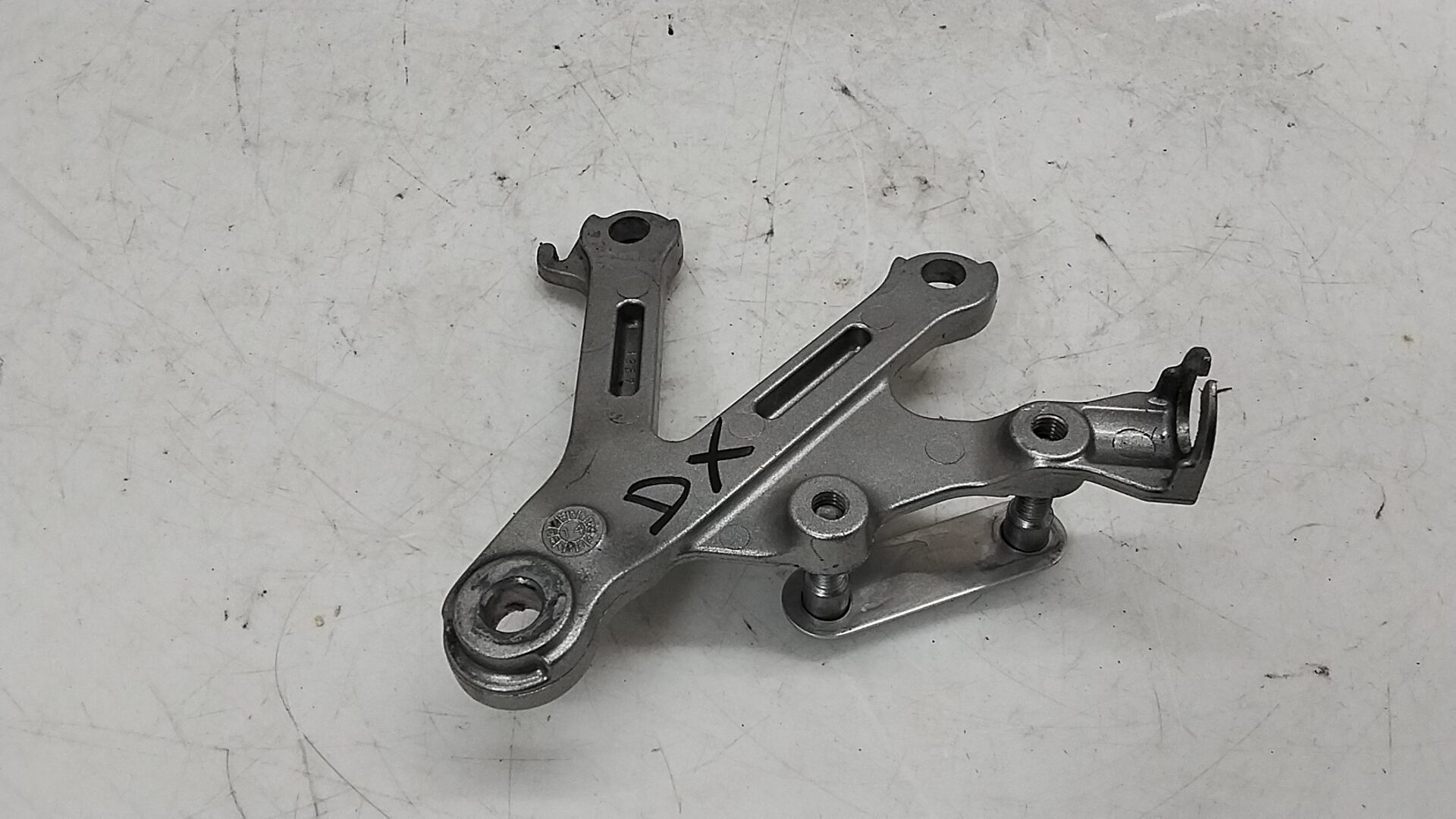 Kawasaki zx 6r 03 04 supporto pedana anteriore destra