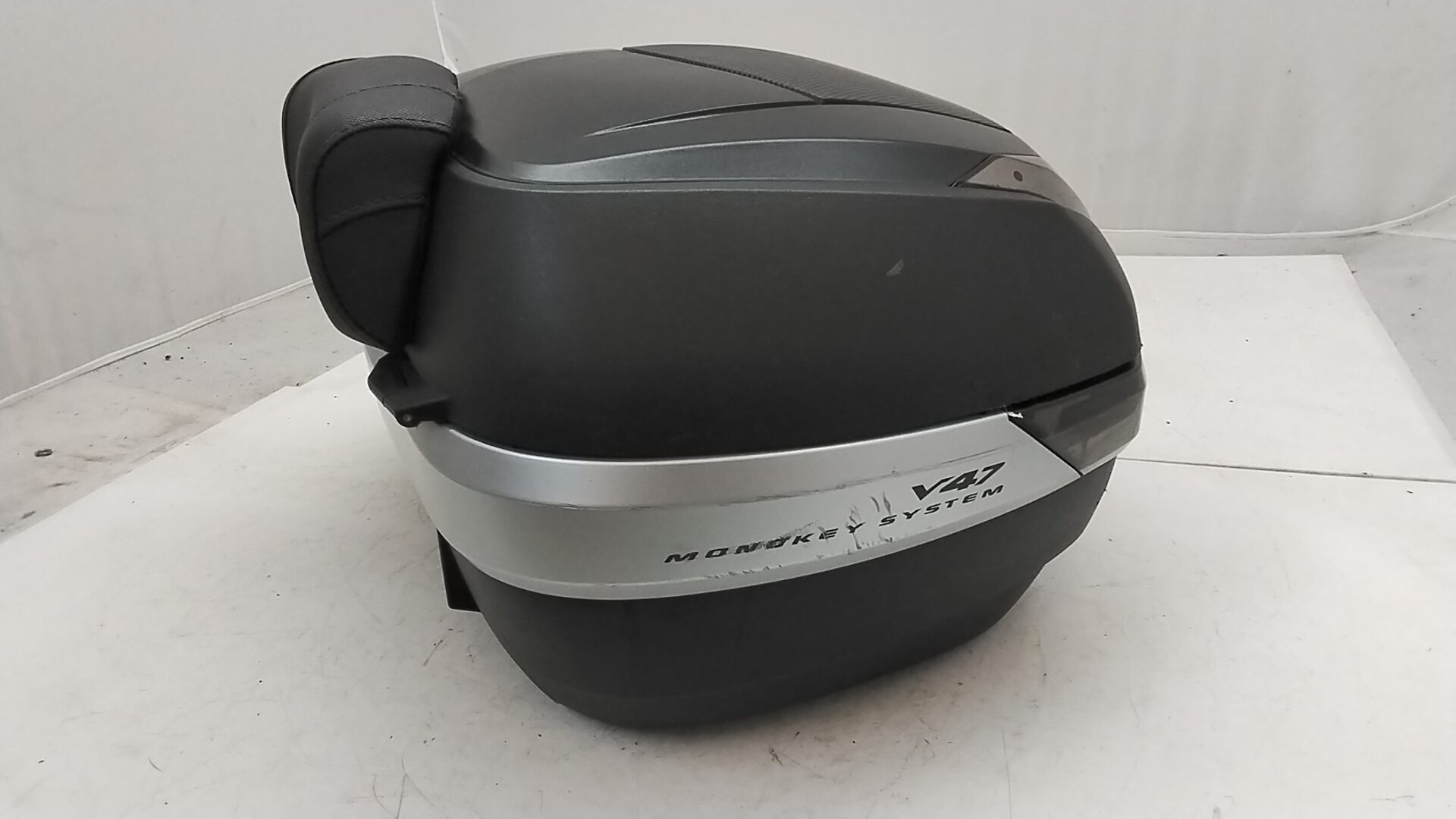 Givi v47 monokey system bauletto posteriore graffi vedi foto