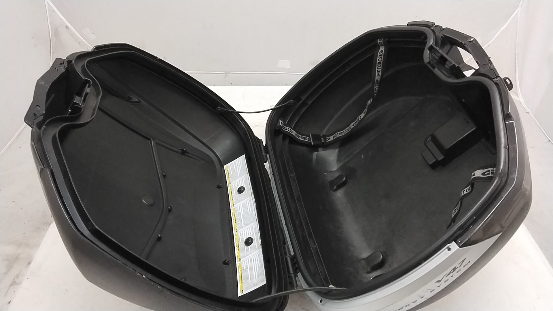 Givi v47 monokey system bauletto posteriore graffi vedi foto