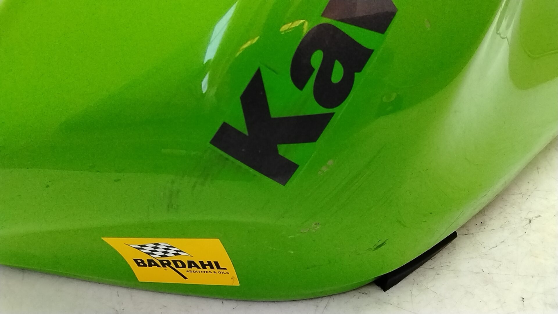 Kawasaki zx 6r 03 04 serbatoio benzina leggeri graffi