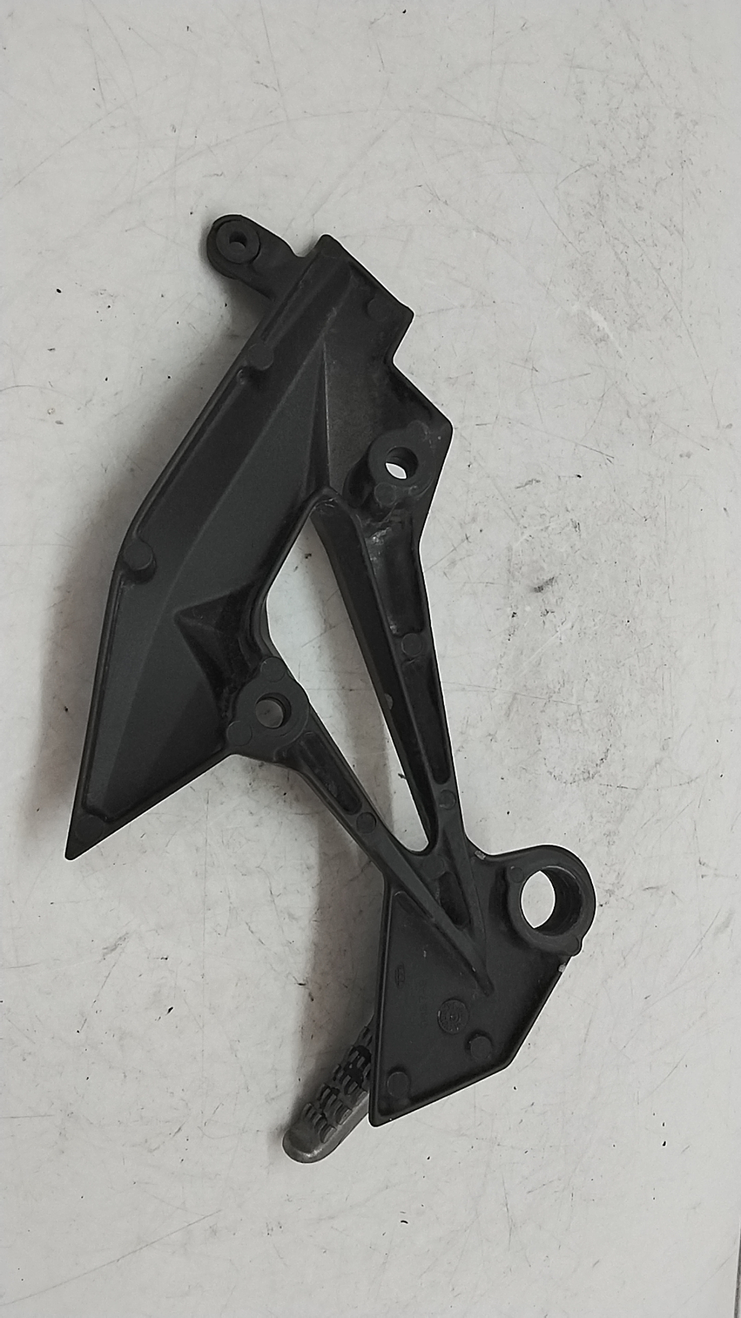 Kawasaki z 1000 07 09 supporto pedana posteriore sinistra