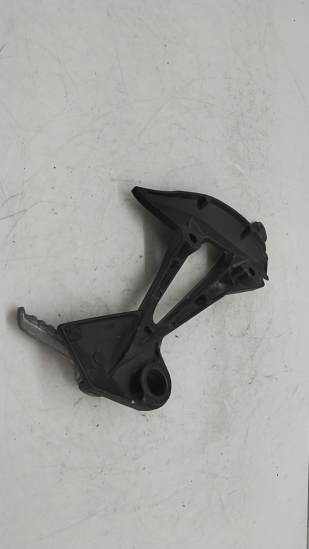 Kawasaki z 1000 07 09 supporto pedana posteriore sinistra
