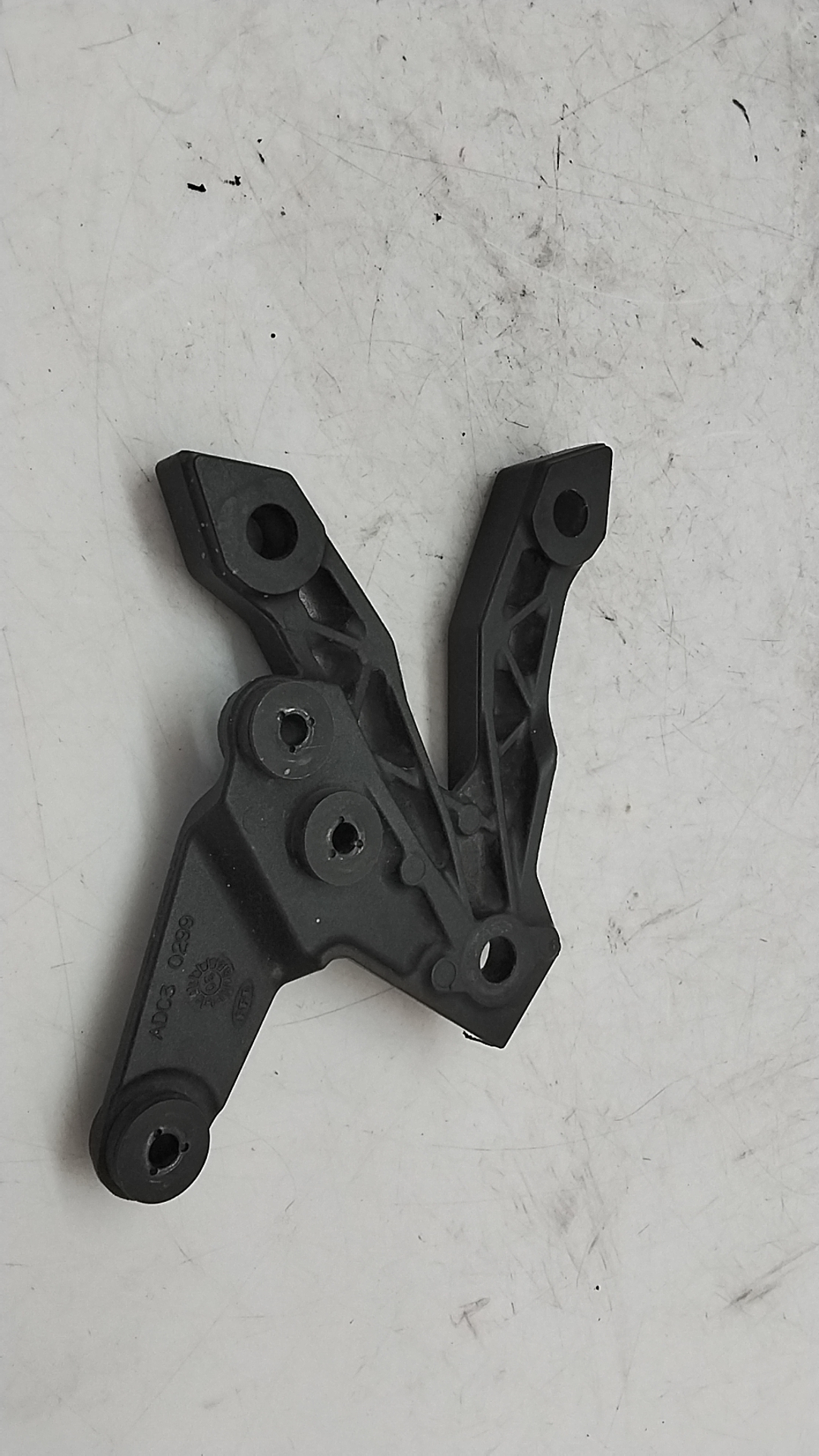 Kawasaki z 1000 07 09 supporto pedana anteriore sinistra