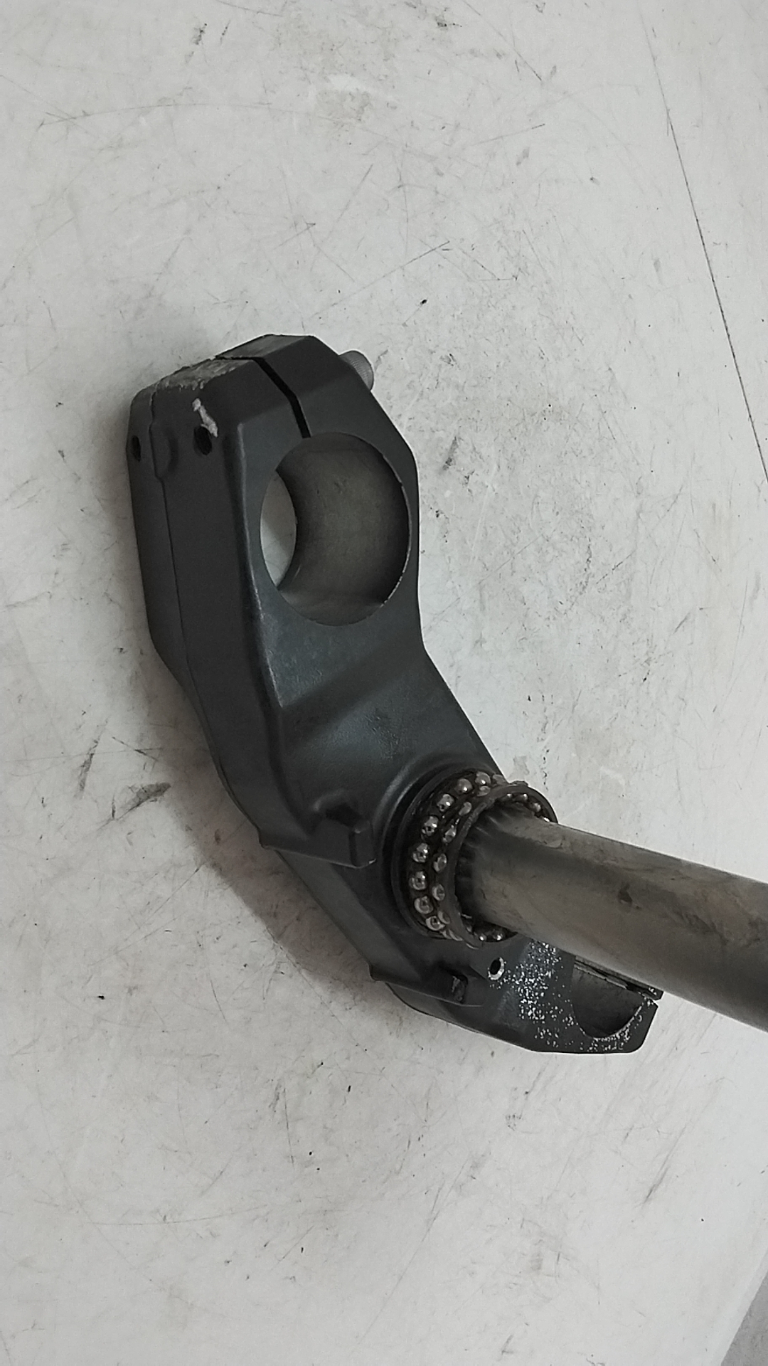 Kawasaki z 1000 07 09 piastra sterzo inferiore graffi