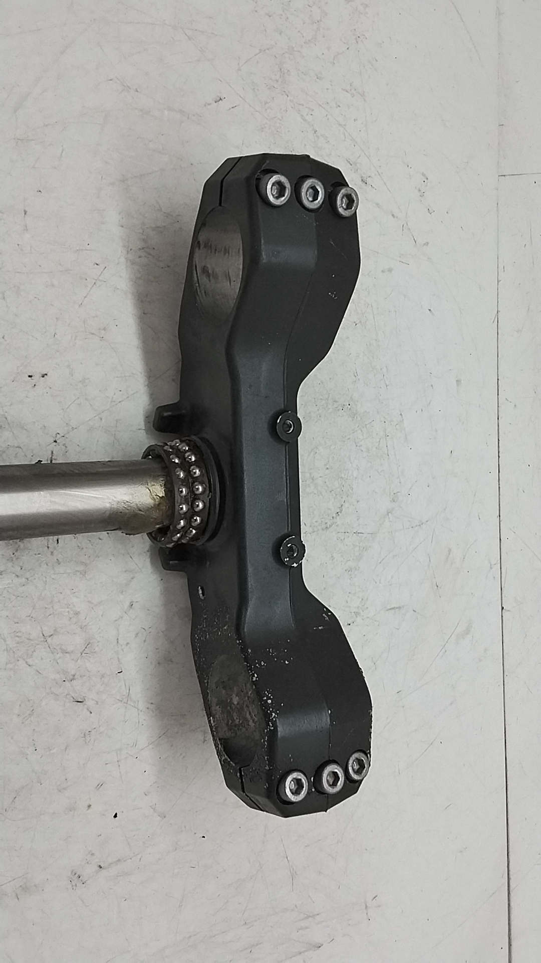Kawasaki z 1000 07 09 piastra sterzo inferiore graffi