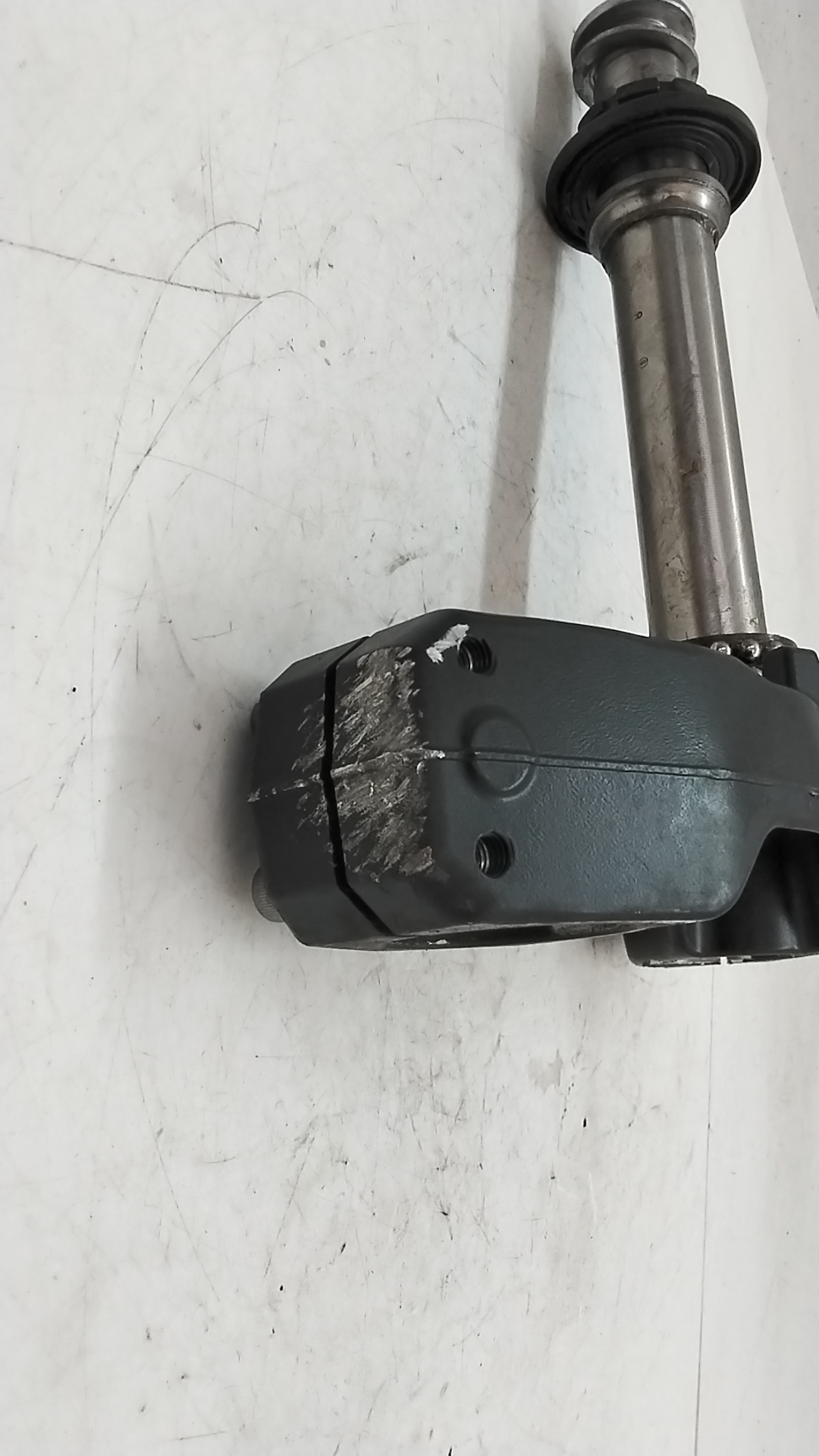 Kawasaki z 1000 07 09 piastra sterzo inferiore graffi