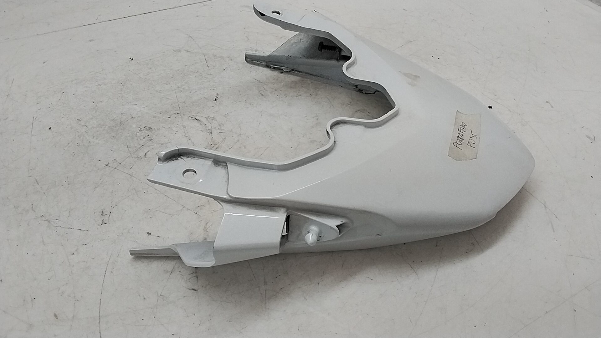 Kawasaki z 1000 07 09 carena posteriore centrale 360400044 graffi da riparare