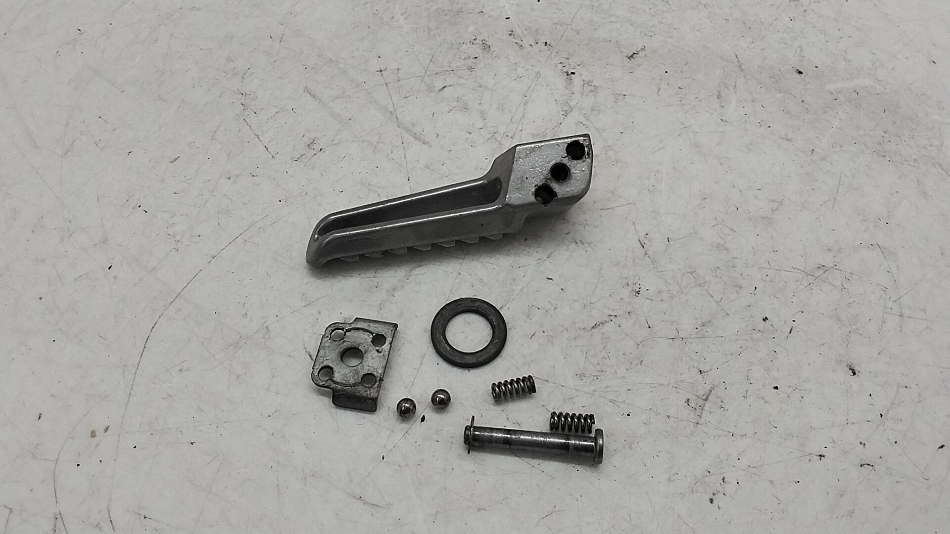 Kawasaki z 1000 07 09 pedana posteriore destra