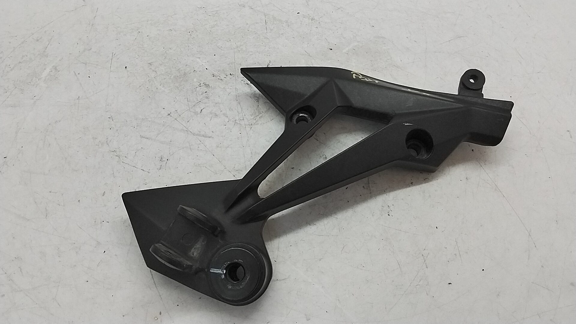 Kawasaki z 1000 07 09 supporto pedana posteriore destro