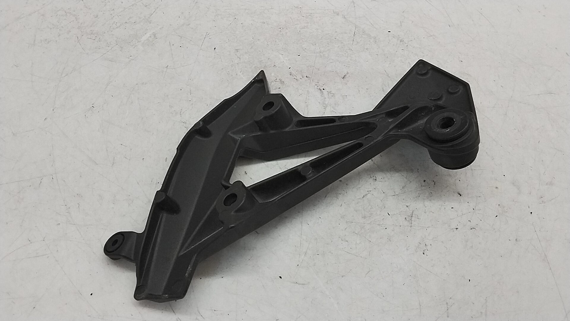 Kawasaki z 1000 07 09 supporto pedana posteriore destro