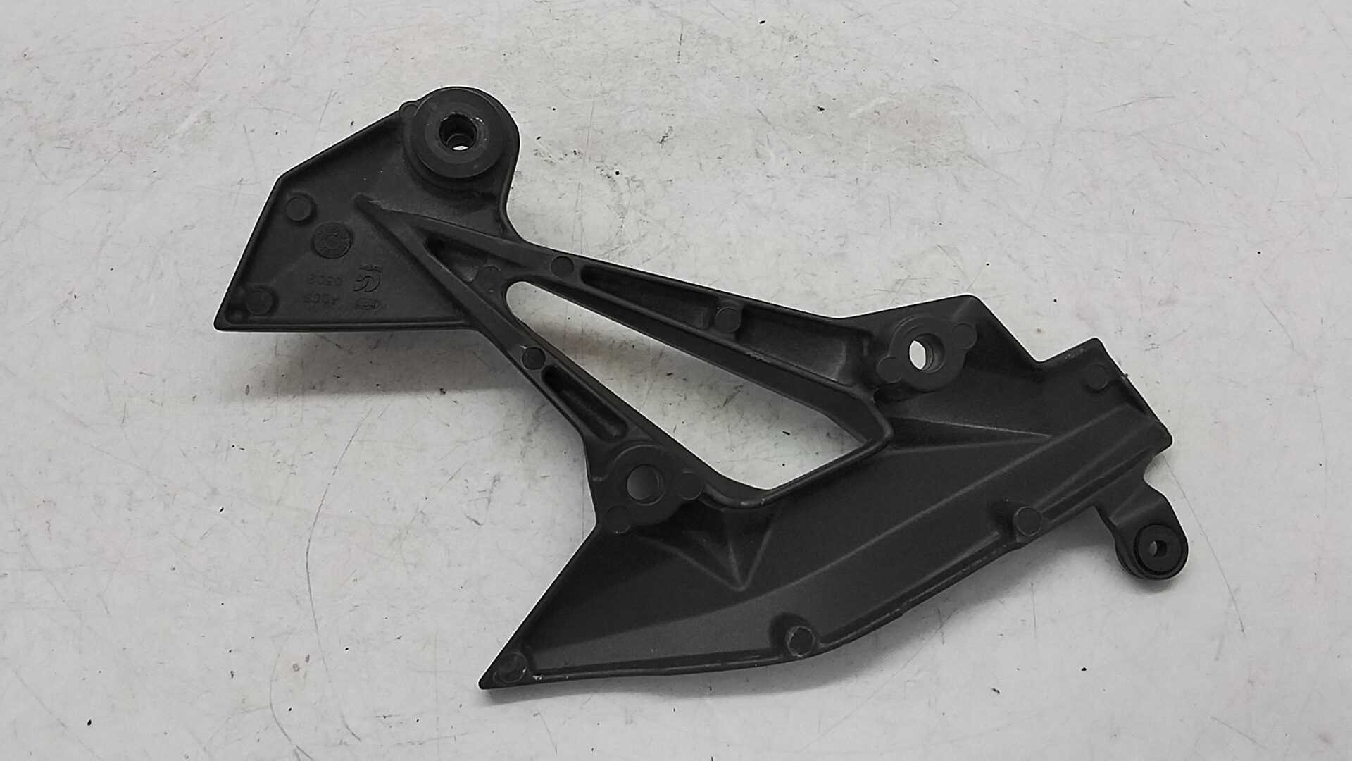 Kawasaki z 1000 07 09 supporto pedana posteriore destro