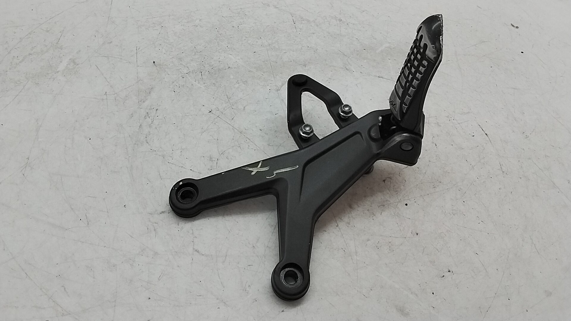 Mv agusta Dragster 800 rosso 21 23 supporto pedana anteriore sinistra b7476