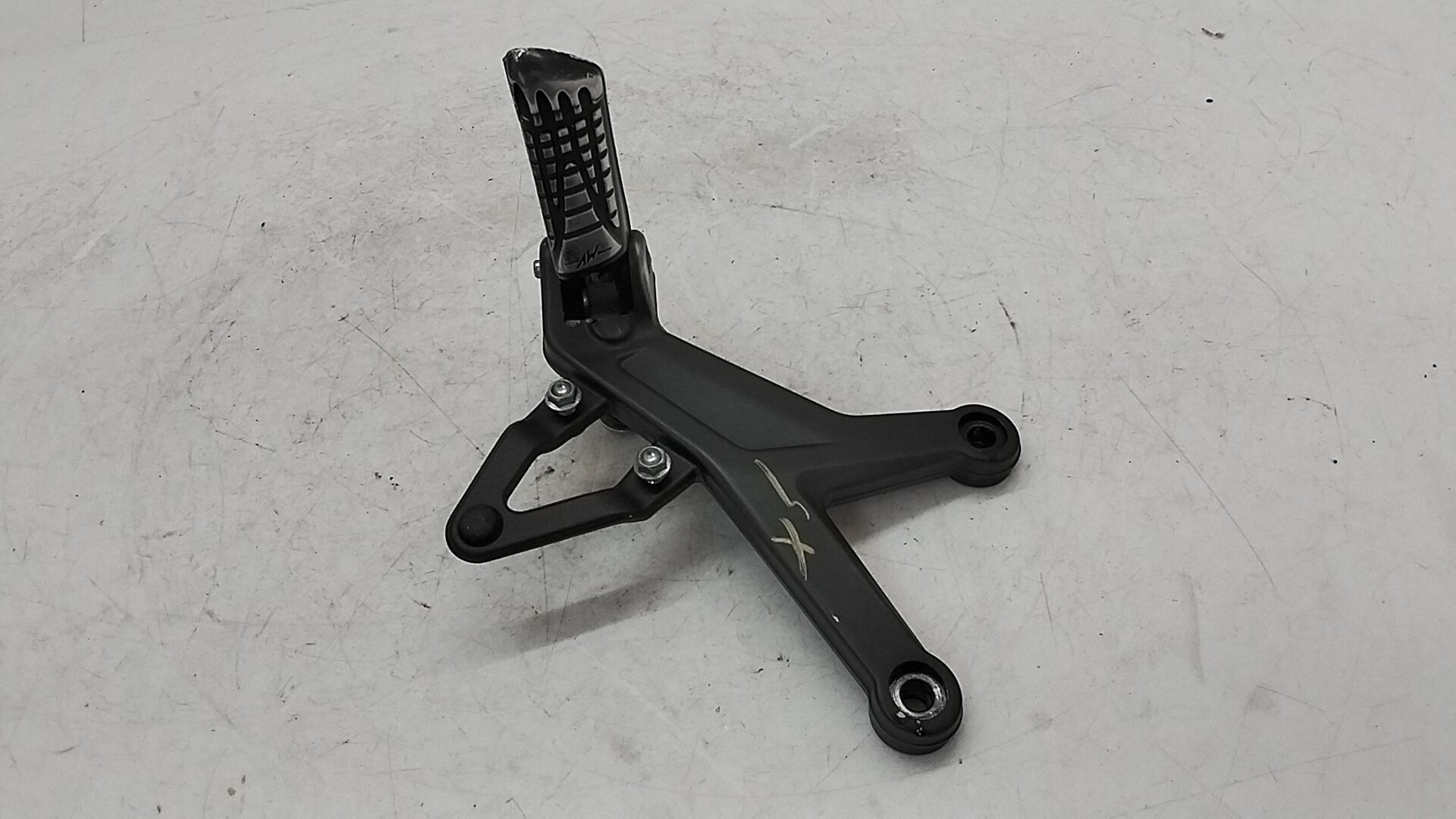 Mv agusta Dragster 800 rosso 21 23 supporto pedana anteriore sinistra b7476