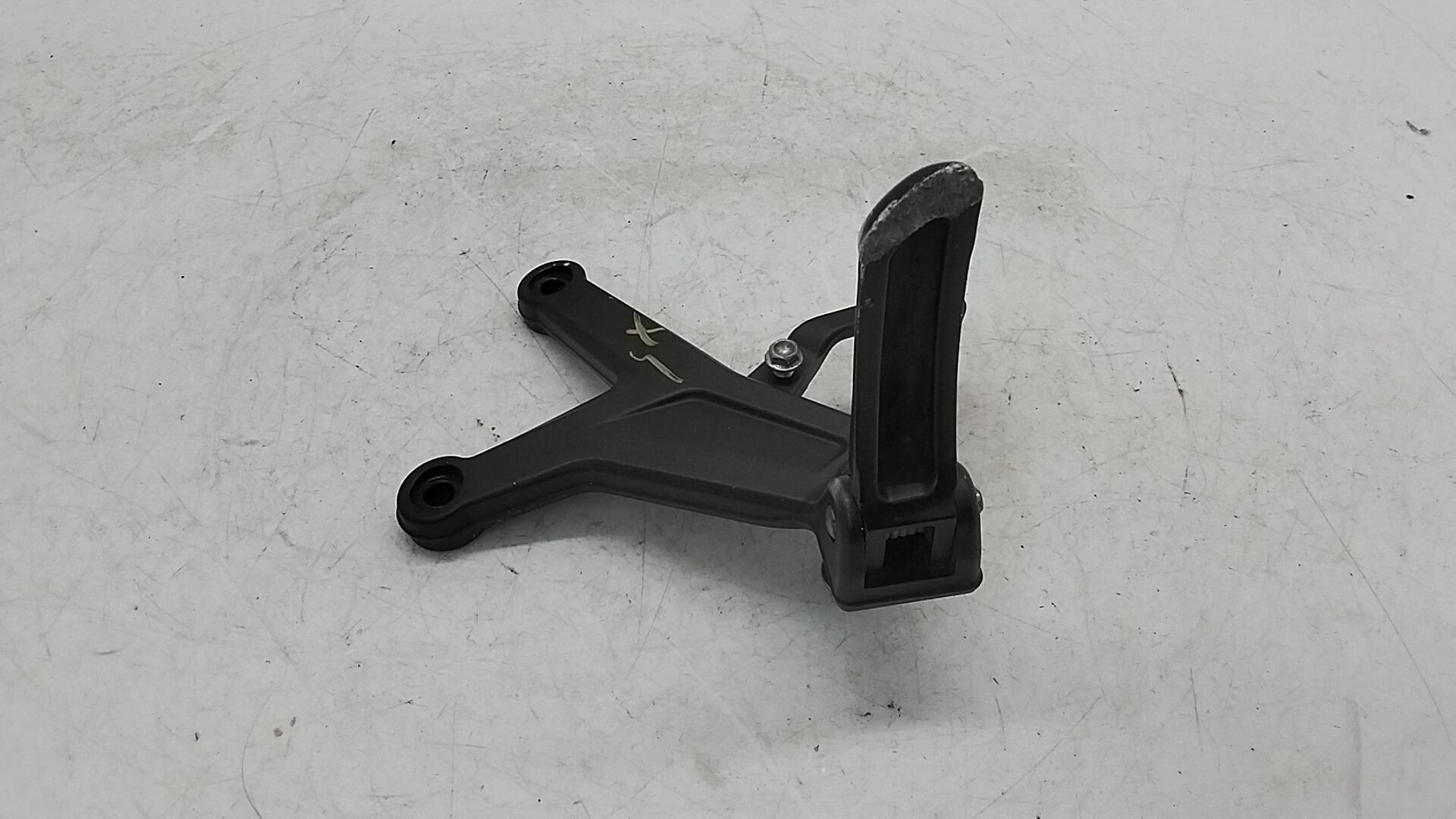Mv agusta Dragster 800 rosso 21 23 supporto pedana anteriore sinistra b7476